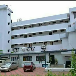 Hotel Queens Tourist, Badagara